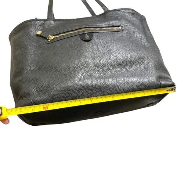 Mark cross black leather tote bag with pouchette
